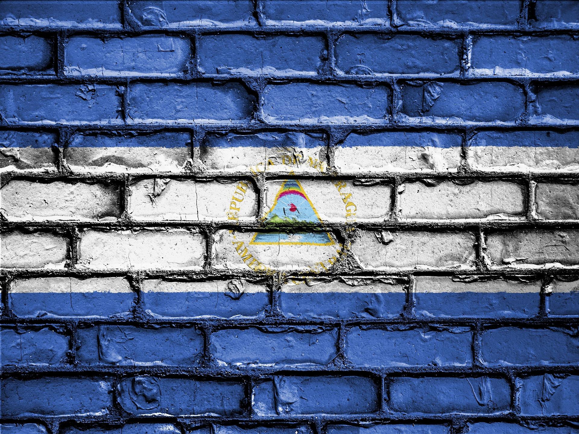 Bandera de Nicaragua en Ladrillos